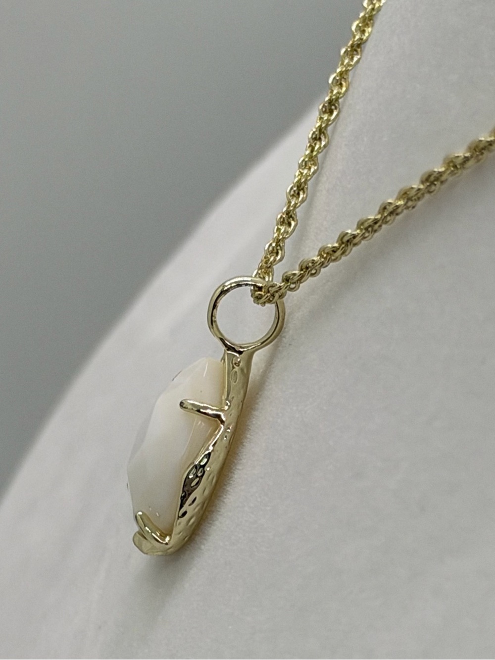 Kendra Scott White Quartz Kiri - Picture 2 of 4